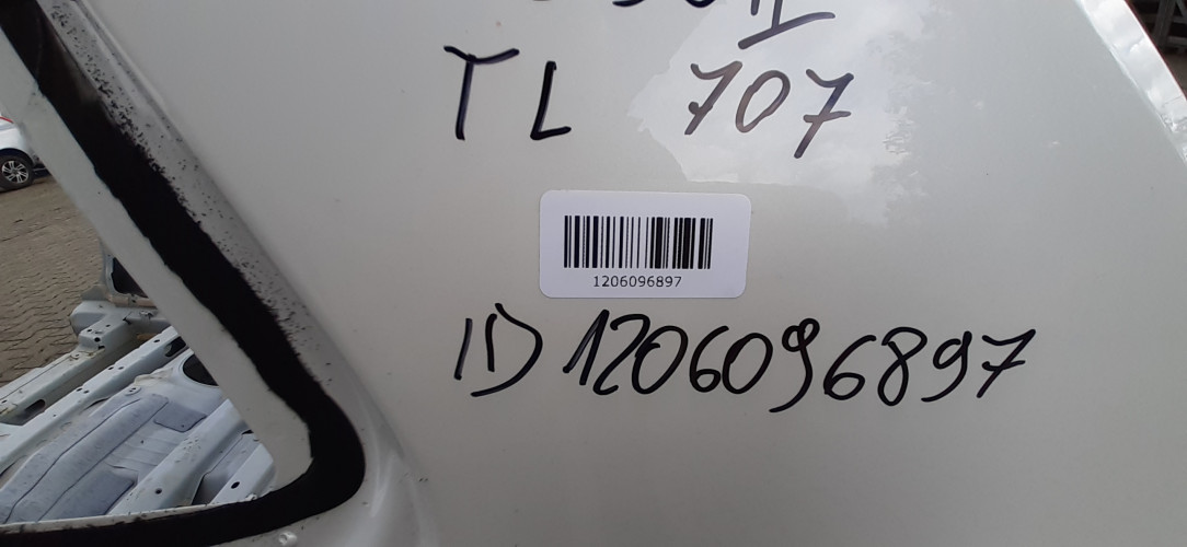 VOLVO XC90 II ĆWIARTKA BŁOTNIK LEWA TYŁ 707
