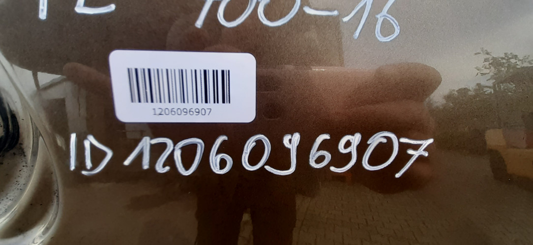 VOLVO XC90 II ĆWIARTKA BŁOTNIK LEWA TYŁ 700-16