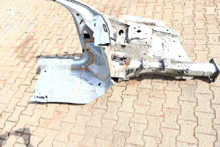 VOLVO XC60 I LIFT ĆWIARTKA LEWA PRZÓD