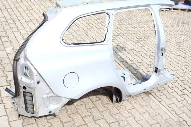 VOLVO XC60 I LIFT ĆWIARTKA BŁOTNIK PRAWA TYŁ 711-16