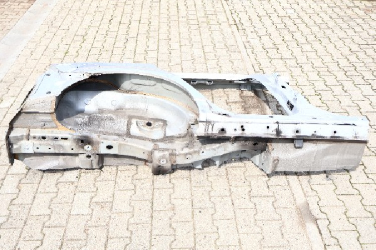 VOLVO XC60 I LIFT ĆWIARTKA BŁOTNIK PRAWA TYŁ 711-16
