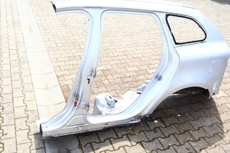 VOLVO XC60 I LIFT ĆWIARTKA BŁOTNIK LEWA TYŁ 711-16