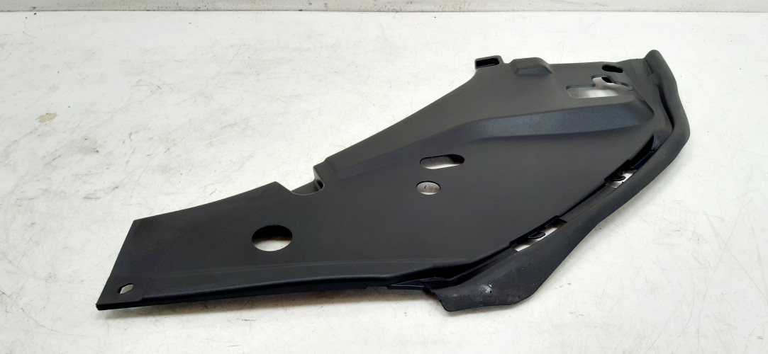 VOLVO V90 II OSŁONA PASA PRZEDNIEGO PRAWA 31386869