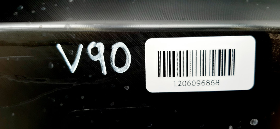 VOLVO V90 II OSŁONA PASA PRZEDNIEGO 31425025