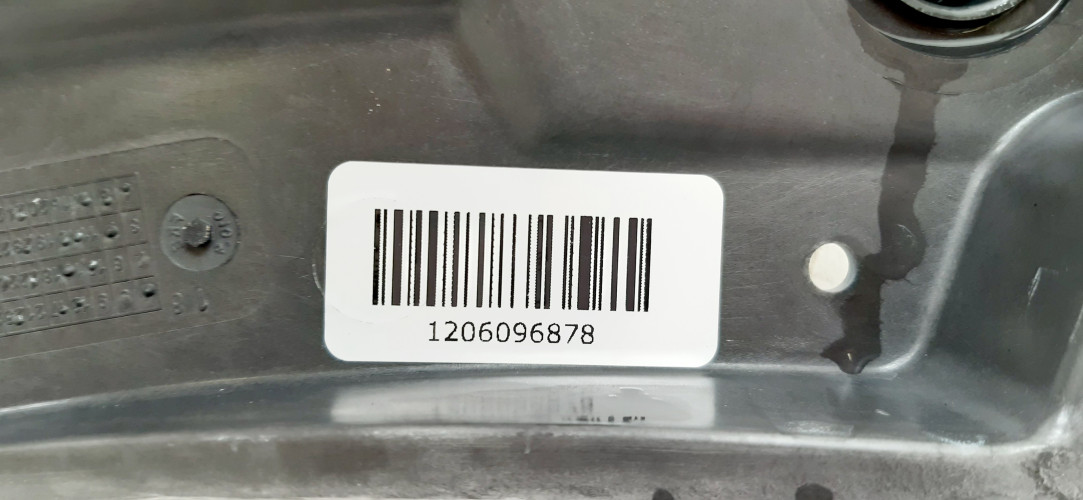 VOLVO V90 II ŚLIZG MOCOWANIE BŁOTNIKA PRAWY PRZÓD 721-16 31378985