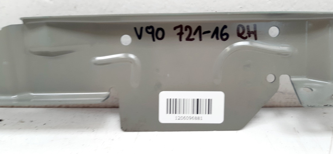 VOLVO V90 II MOCOWANIE BŁOTNIKA PRAWY PRZÓD 721-16