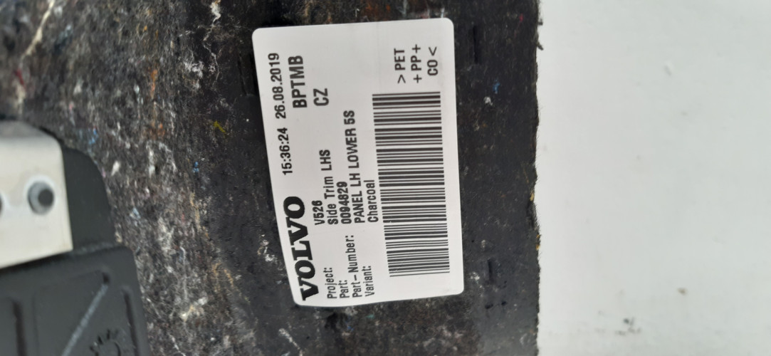 VOLVO XC90 II BOCZEK BAGAŻNIKA LEWY 32205628
