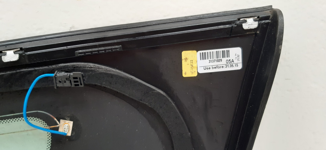 VOLVO XC90 II SZYBA KAROSERYJNA LEWA 31371029