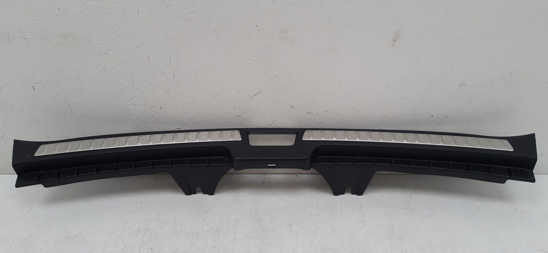 VOLVO XC90 II OSŁONA PASA TYLNEGO 32353428
