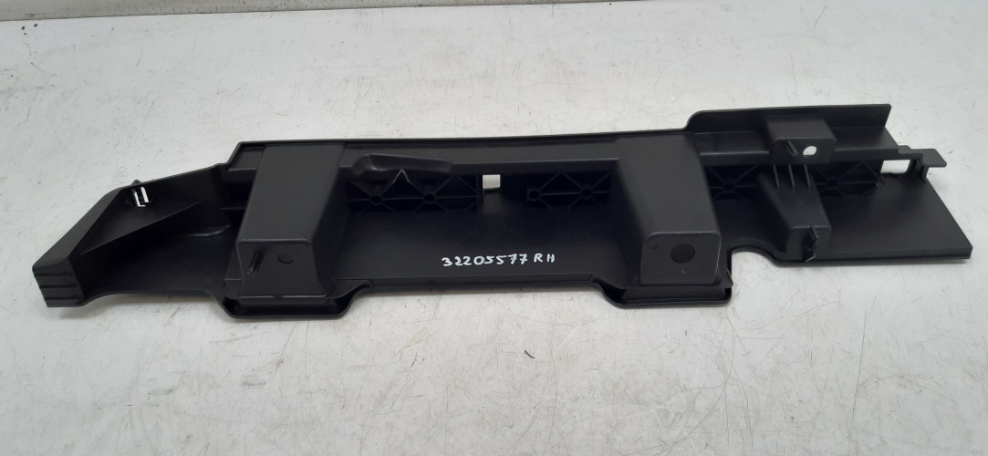 VOLVO XC90 II LISTWA OSŁONA BAGAŻNIKA PRAWA 32205577