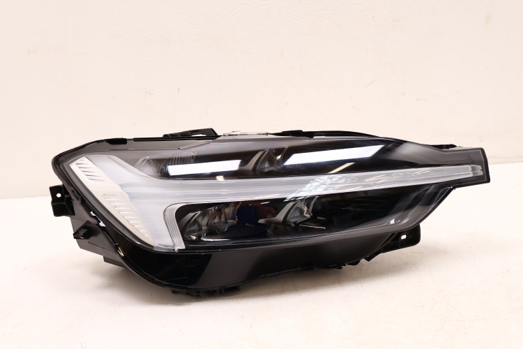 VOLVO XC60 II LAMPA PRAWA PRZÓD UK 32420436
