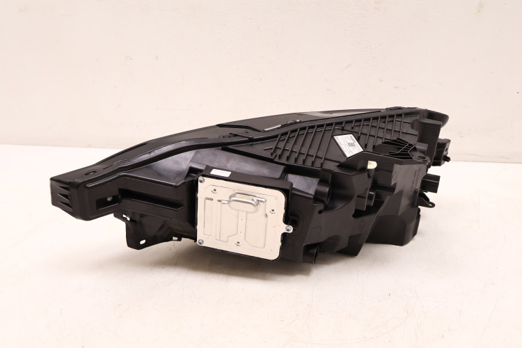 VOLVO XC60 II LAMPA PRAWA PRZÓD UK 32420436