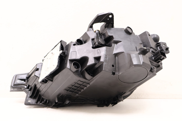 VOLVO XC60 II LAMPA PRAWA PRZÓD UK 32420436
