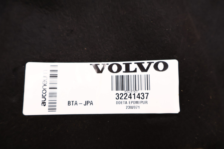 VOLVO XC90 II WYKŁADZINA DYWAN BAGAŻNIKA 32241437