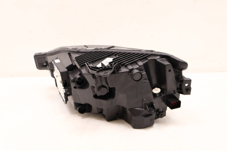 VOLVO XC60 II LAMPA PRAWA PRZÓD UK 32420436