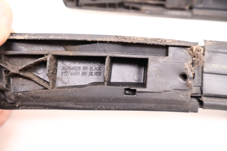 VOLVO XC60 I LIFT LISTWY DACHOWE 711-16 30754527, 30754528
