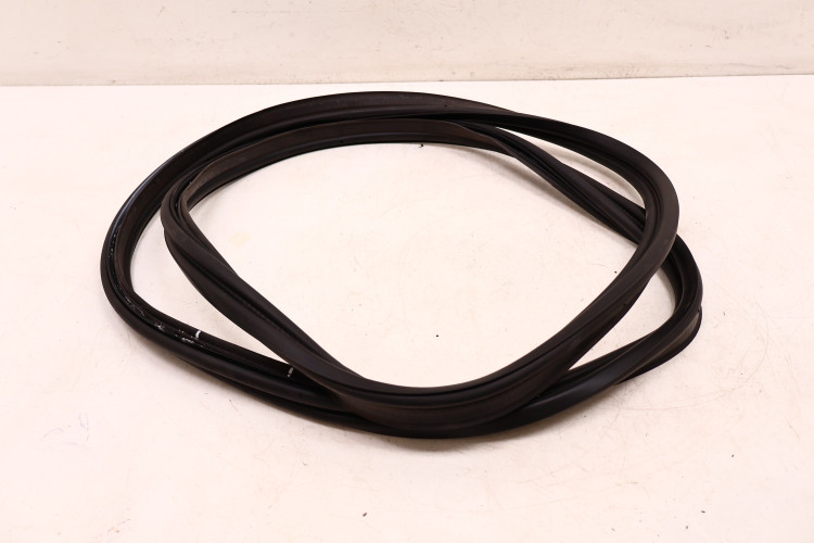 VOLVO S90 II USZCZELKA KLAPY BAGAŻNIKA 31371605