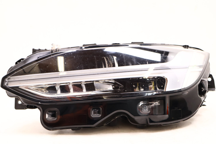 VOLVO S90 II LAMPA LEWA PRZÓD MID LED UK 31655153
