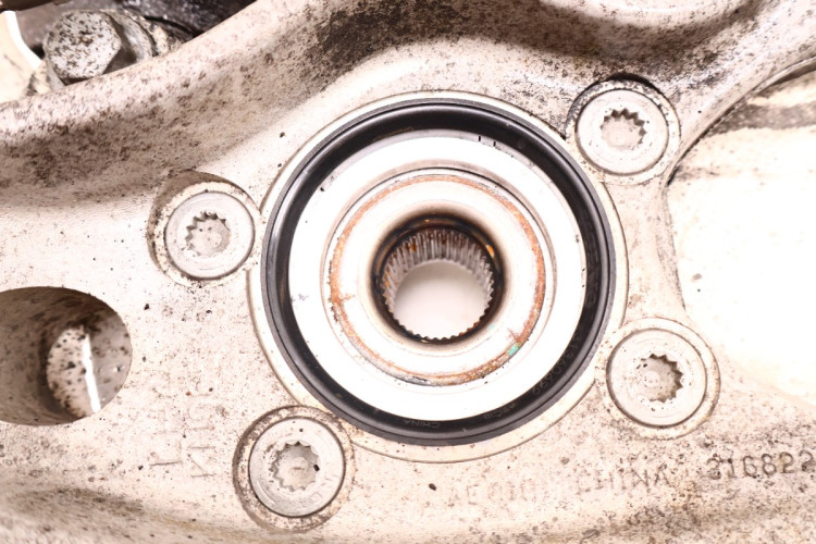 VOLVO S90 II 2.0 D4 PIASTA ZWROTNICA LEWA PRZÓD 31682225, 31362687, 31665734