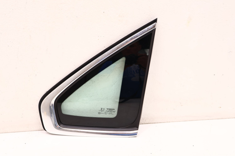 VOLVO S90 II SZYBA KAROSERYJNA PRAWA 31689019