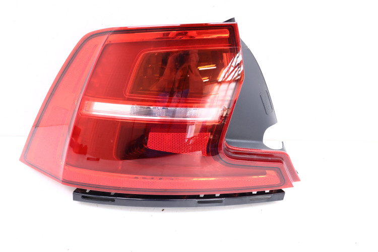 VOLVO S90 II LAMPA LEWA TYŁ LED 31698712