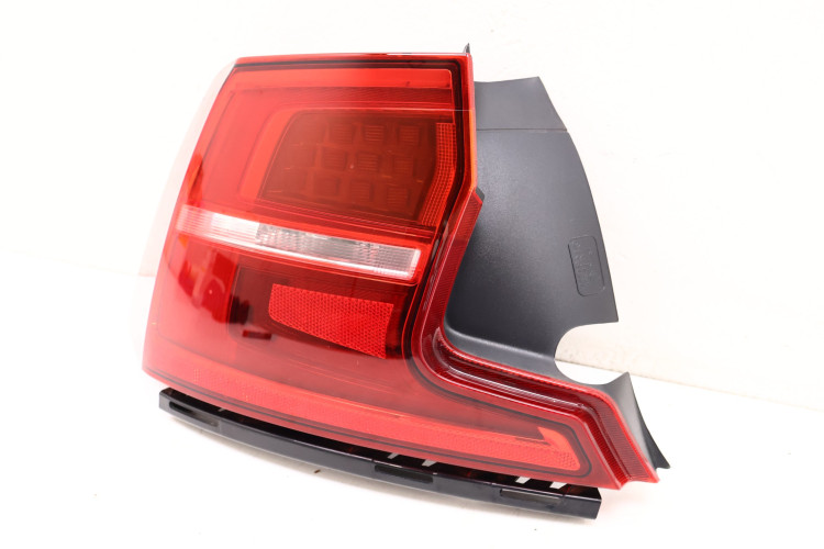 VOLVO S90 II LAMPA LEWA TYŁ LED 31698712