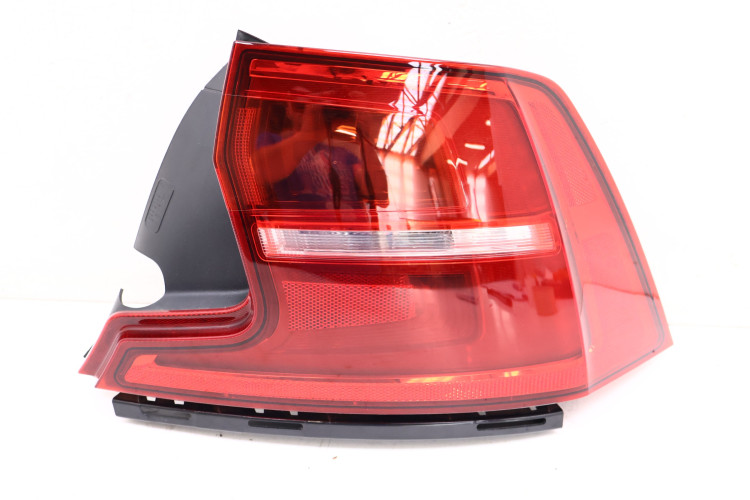VOLVO S90 II LAMPA PRAWA TYŁ LED 31698713