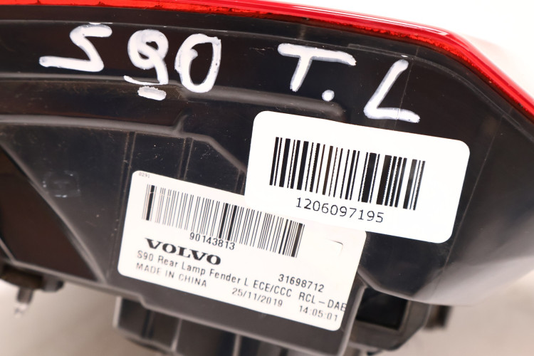 VOLVO S90 II LAMPA LEWA TYŁ LED 31698712