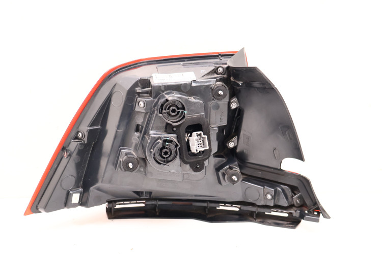 VOLVO S90 II LAMPA PRAWA TYŁ LED 31698713