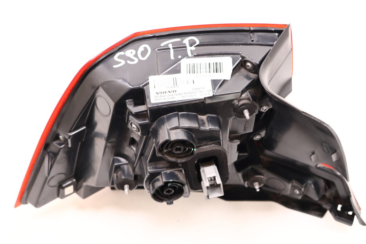 VOLVO S90 II LAMPA PRAWA TYŁ LED 31698713