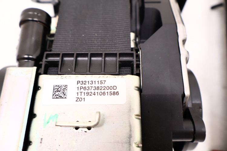 VOLVO S90 II PAS BEZPIECZEŃSTWA LEWY PRZÓD 32131157