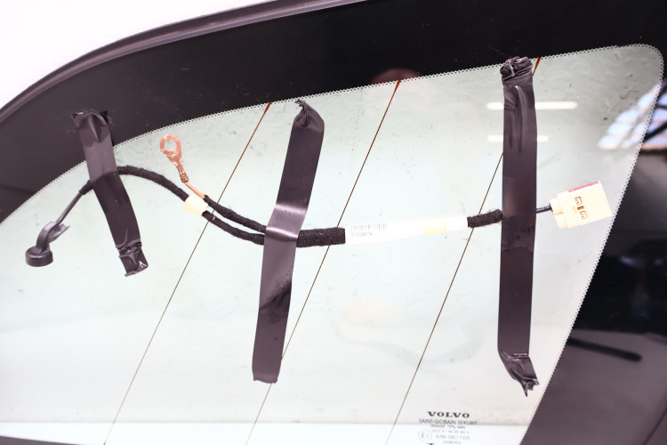 VOLVO XC60 I LIFT SZYBA KAROSERYJNA PRAWA TYŁ