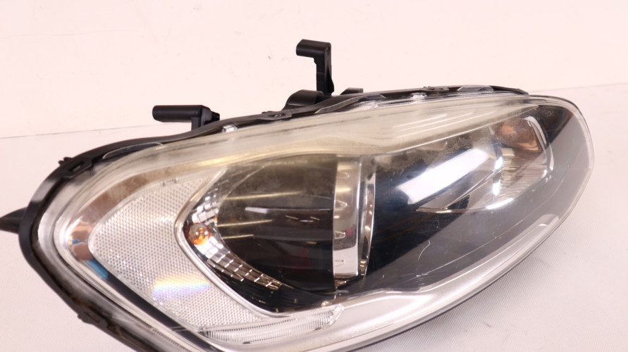 VOLVO XC60 I LIFT LAMPA PRAWA PRZÓD 31358112 UK