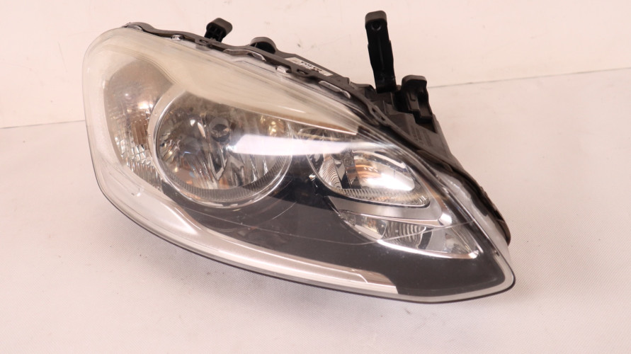 VOLVO XC60 I LIFT LAMPA PRAWA PRZÓD 31358112 UK