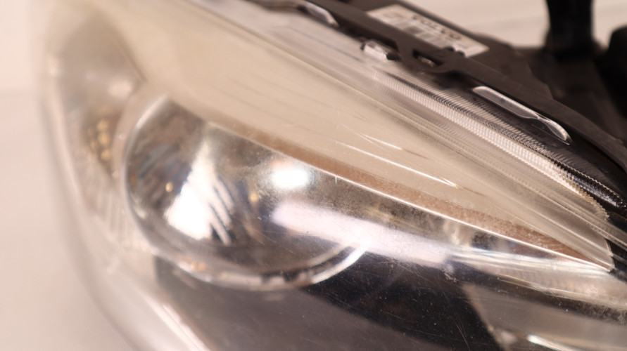 VOLVO XC60 I LIFT LAMPA PRAWA PRZÓD 31358112 UK