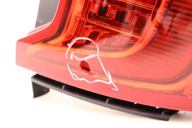 VOLVO XC90 II LAMPA PRAWA TYŁ 31655918