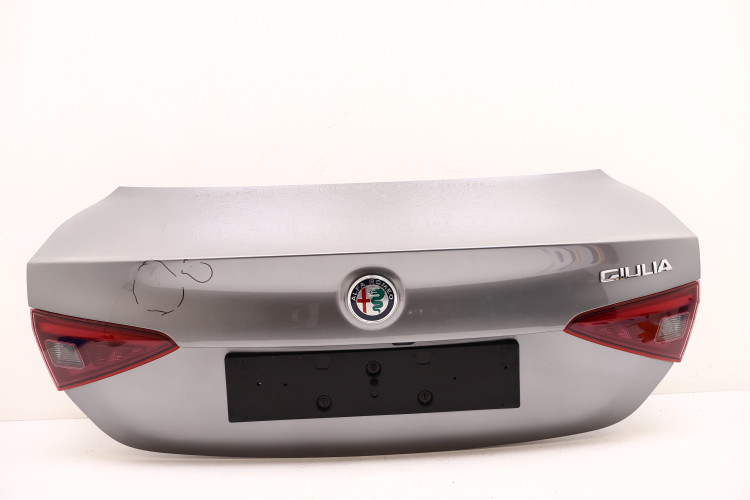 ALFA ROMEO GIULIA KLAPA BAGAŻNIKA 318
