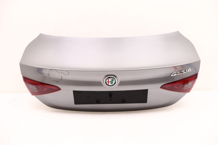 ALFA ROMEO GIULIA KLAPA BAGAŻNIKA 318