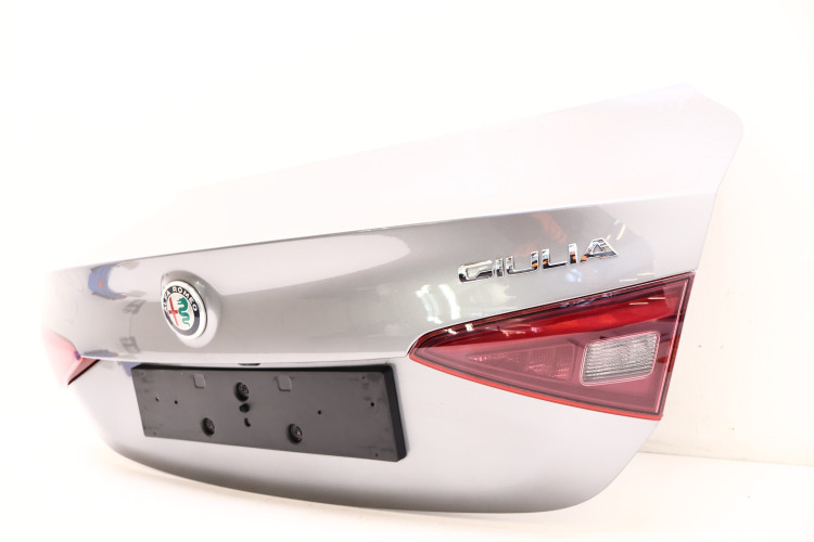 ALFA ROMEO GIULIA KLAPA BAGAŻNIKA 318