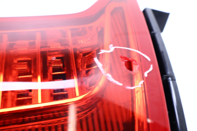 VOLVO XC90 II LAMPA LEWA TYŁ 31655917