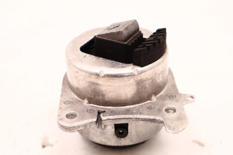 ALFA ROMEO GIULIA 2.2 MTJ ŁAPA PODUSZKA SILNIKA PRAWA PRZÓD 505515110