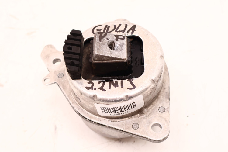 ALFA ROMEO GIULIA 2.2 MTJ ŁAPA PODUSZKA SILNIKA PRAWA PRZÓD 505515110