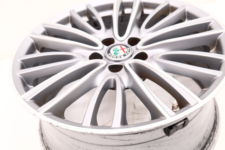 ALFA ROMEO GIULIA FELGA ALUMINIOWA 18X8.0 156107471