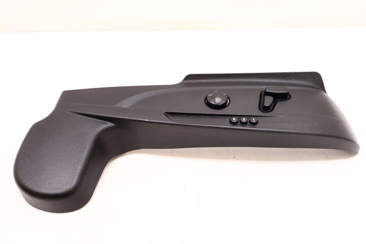 ALFA ROMEO GIULIA PRZEŁĄCZNIK PANEL FOTELA LEWY PRZÓD 670006150