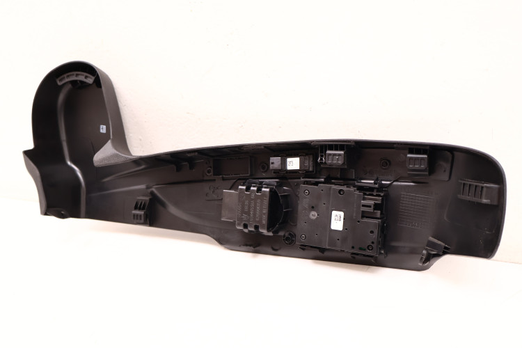 ALFA ROMEO GIULIA PRZEŁĄCZNIK PANEL FOTELA LEWY PRZÓD 670006150