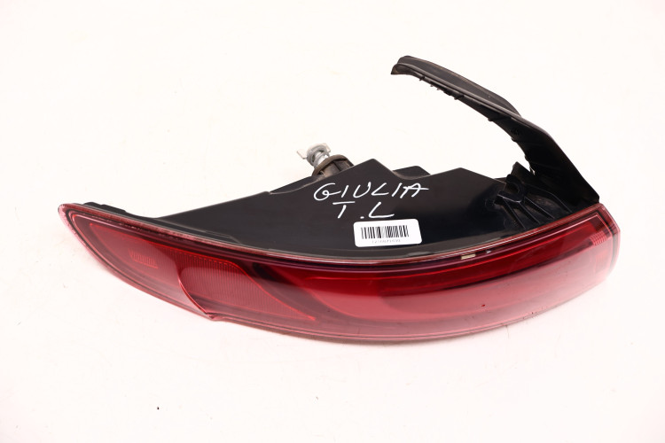 ALFA ROMEO GIULIA LAMPA LEWA TYŁ 20690107