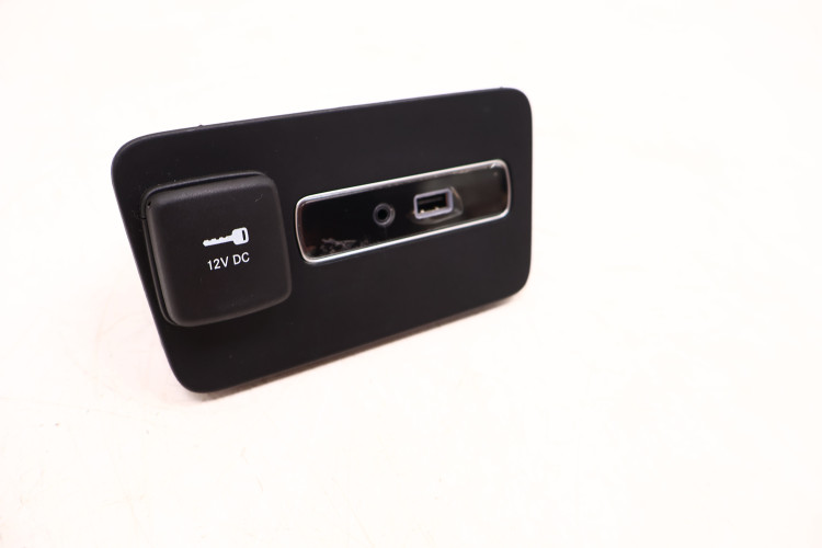 ALFA ROMEO GIULIA GNIAZDO USB 156118209