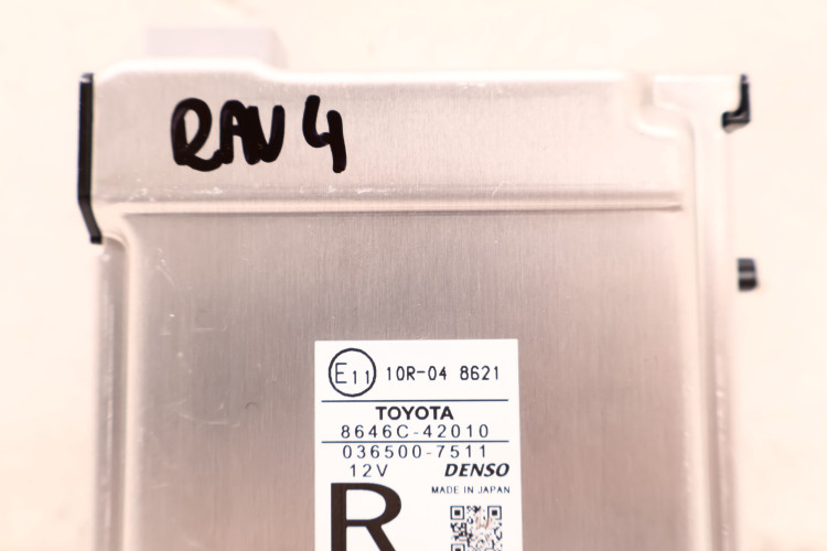 TOYOTA RAV4 IV KAMERA SZYBY PRZEDNIEJ 8646C-42010