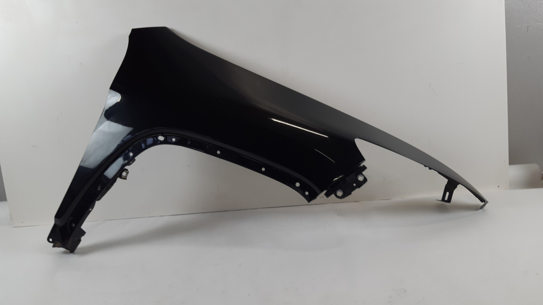 JEEP CHEROKEE KL BŁOTNIK PRAWY PRZÓD PXR