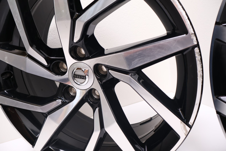 VOLVO V60 II FELGI ALUMINIOWE 18X7.5 32209776